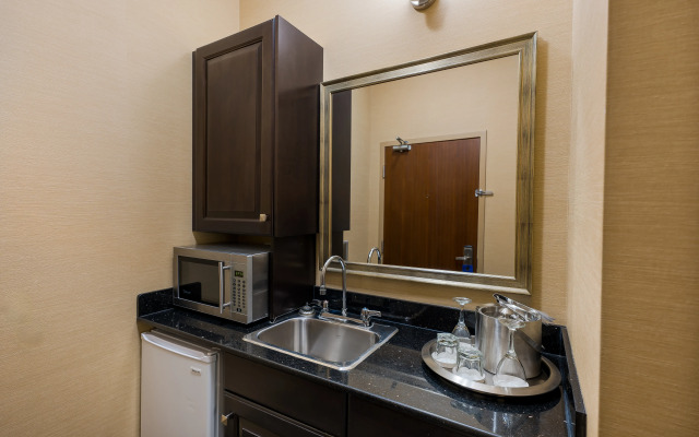 Best Western Sunrise Inn & Suites