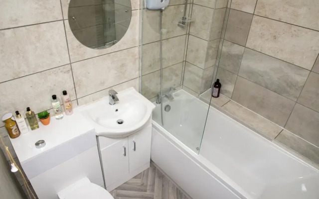 Corby-2 Bedroom-1bathroom-parking - Upto 5 Guests