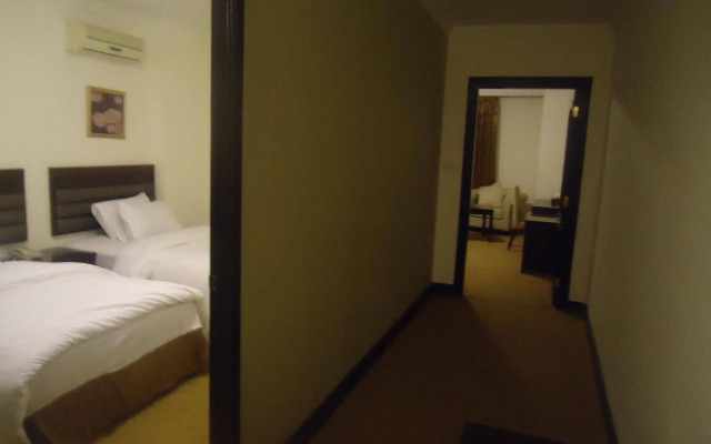 Sandy Le Oriental Hotel