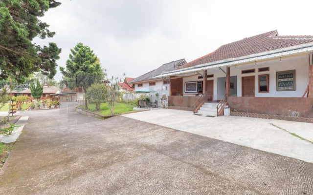 OYO 211 Seruni Residence