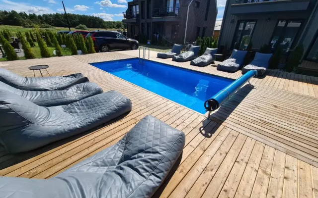 Vaivorykštės 7D apartamentai (su baseinu)