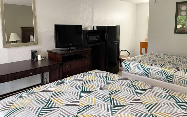 Rodeway Inn Wytheville near I-77 and I-81