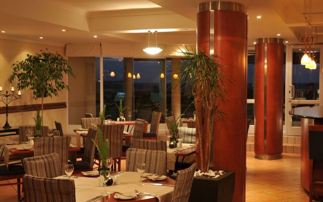 Cape Town Beachfront Apartments At Leisure Bay