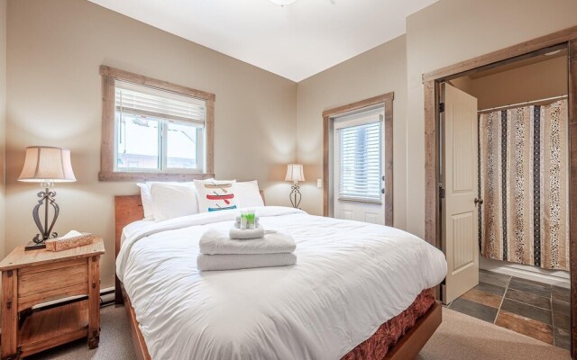 Trapper's Lodge 4 Bd W/great View, Private Hot Tub