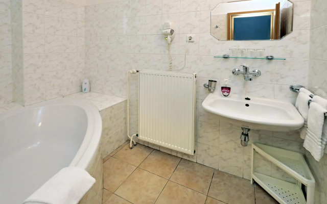 Hotel Laguna Slapy