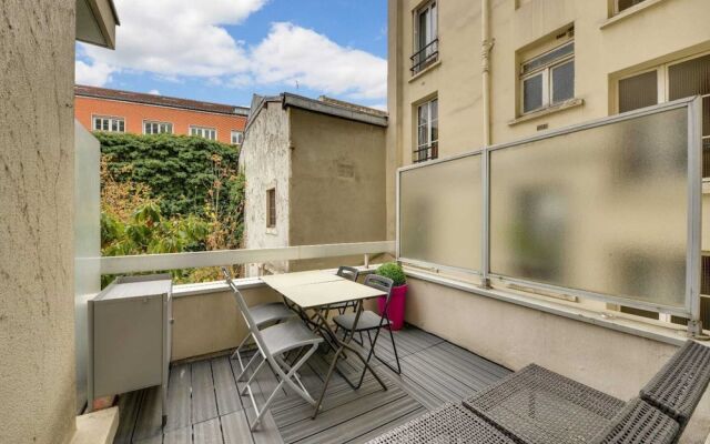 Modern 1Bedroom Flat With Terrace In Trendy Paris Xi