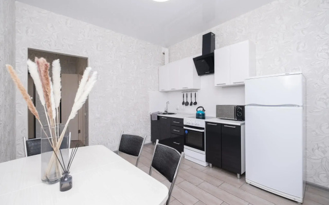 Comfort apartments on Razvedchik Akhmerova Street 3