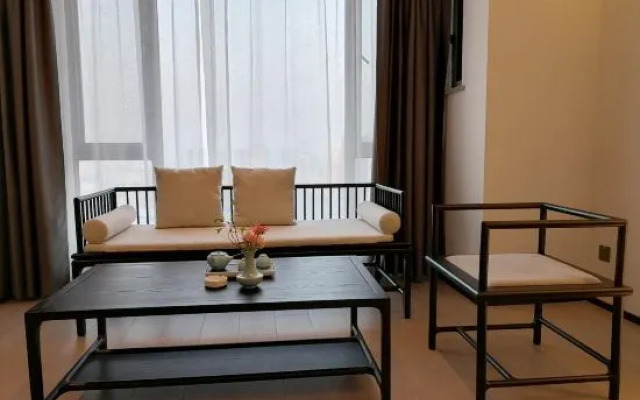 Moshang Qingju Hotel (Bohai East Road Subway Station)