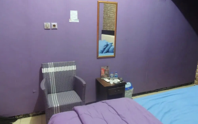 Ungu Nasional 2 Hotel