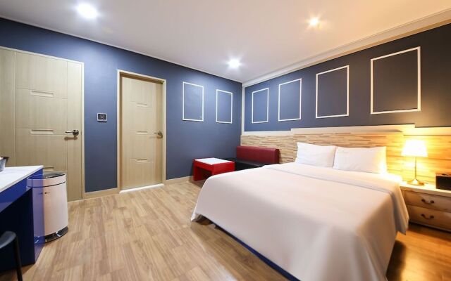 Gwangju Chungjangro Bobos