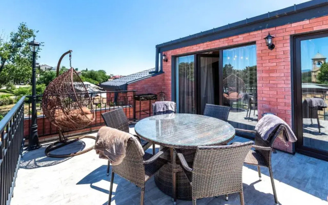 3BR apt w huge terrace & magnificent views