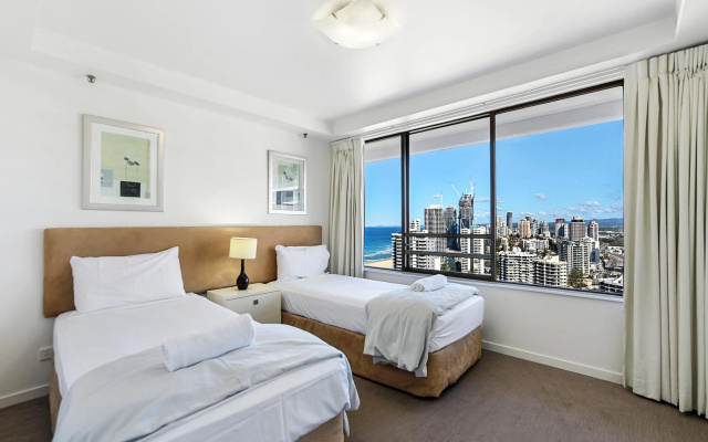 Surfers Century Oceanside Apartments – Guest Rooms – Gold Coast