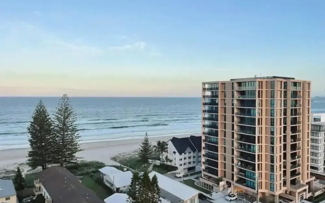 Luxury Hinterland View on Palm Beach