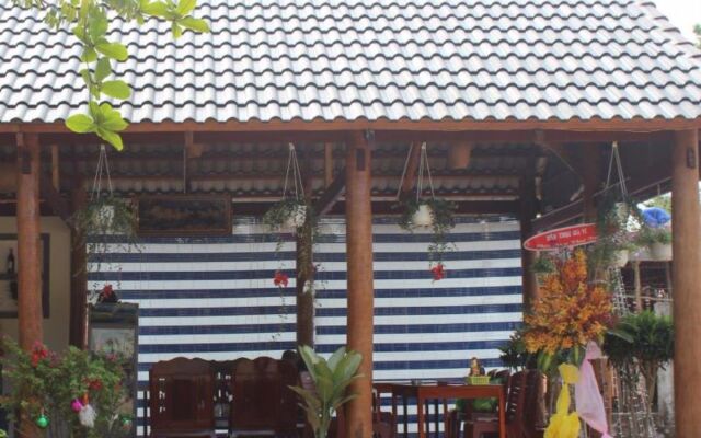Hoa Nhat Lan Bungalow