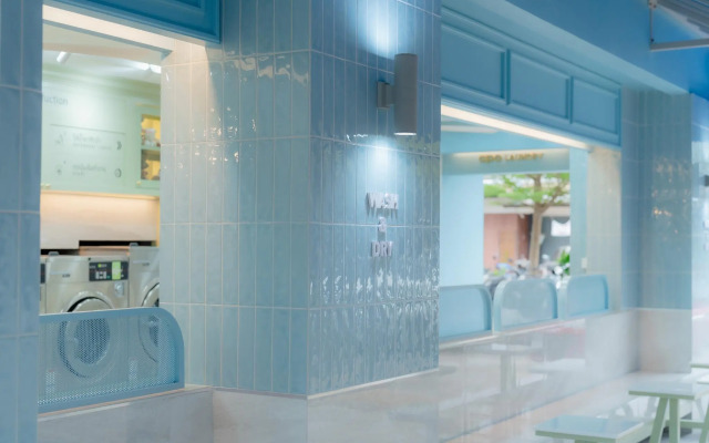 Apo Hotel