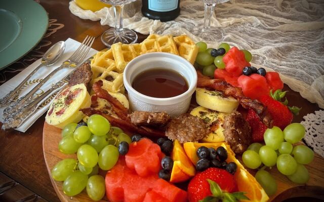 Benefield House Bed & Breakfast