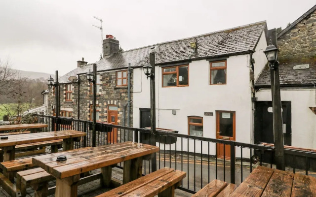 Triangle Inn Coachouse
