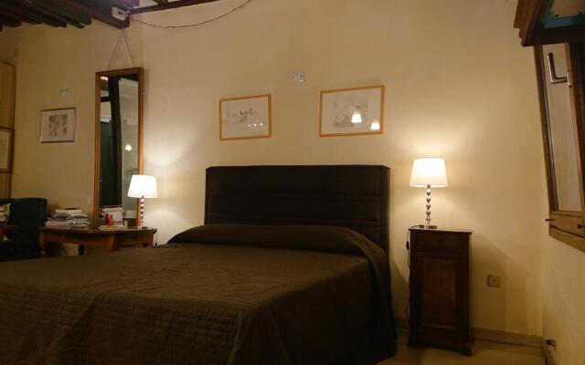 Studio Apartment San Marco 1825 fully sanitzd