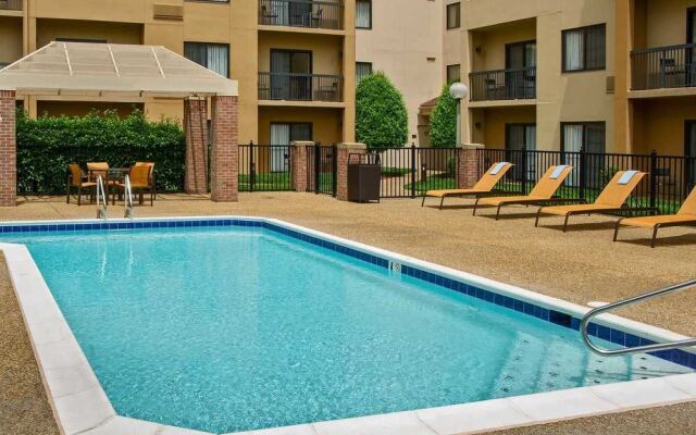 Courtyard Williamsburg Busch Gardens Area