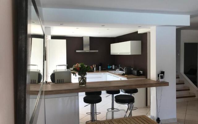 Villa 150m2 piscine apercu mer climatisée