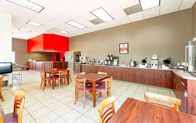 Motel 6 Effingham, IL