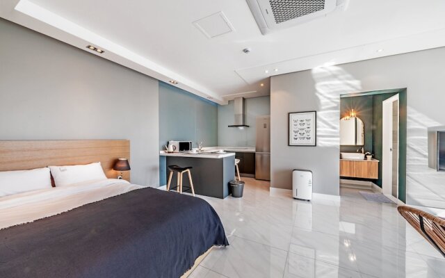 Namhae Lounge 32 Resort A