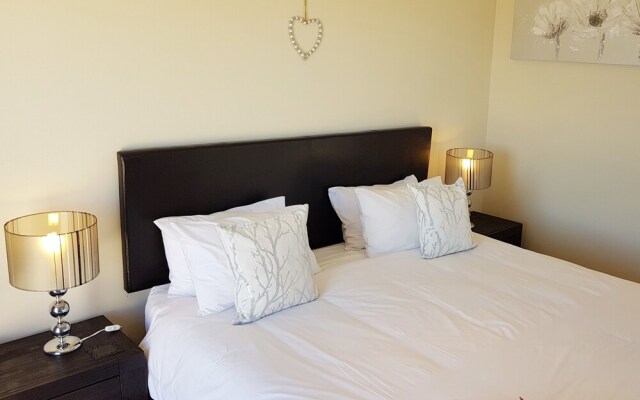 10 Mia Mia Self catering