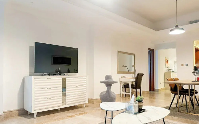 1BR North Residence with Beach Access