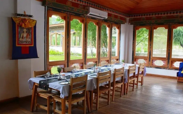 Damchen Resort