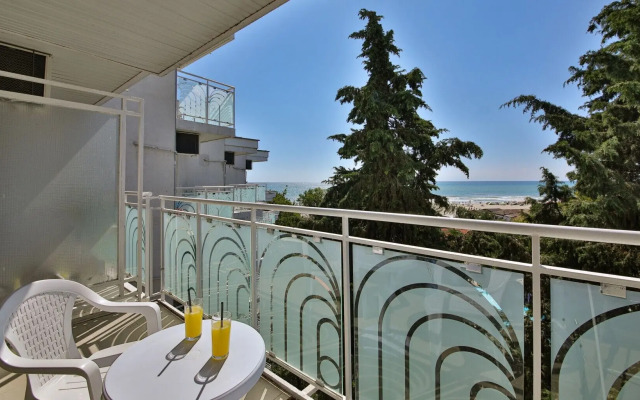 Hotel Sandy Beach