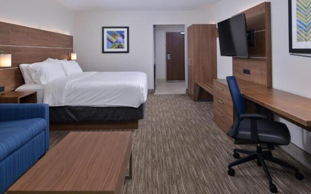 Holiday Inn Express & Suites Marshalltown, an IHG Hotel