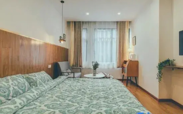 Yi House