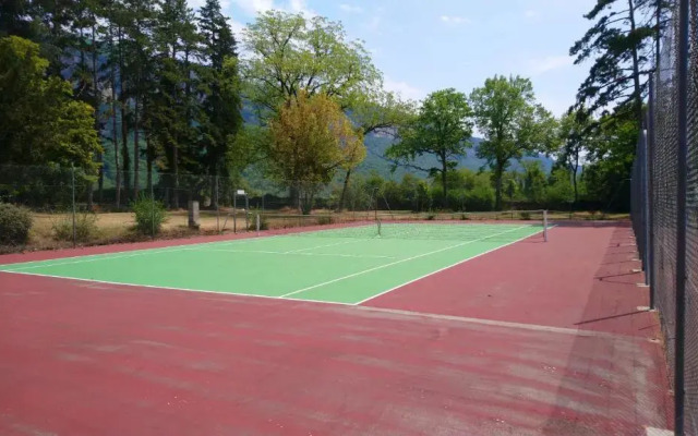 Domaine des Cèdres : Logis Hôtel, Résidence, Gîtes et Insolites