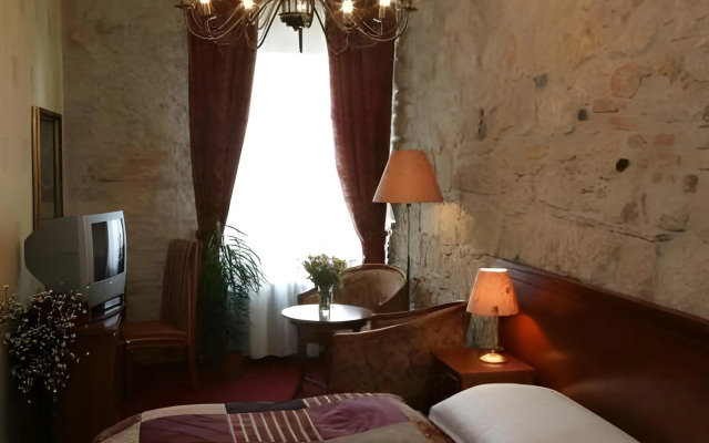 Hotel Rous