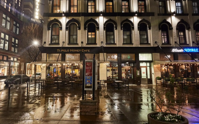 The Oliver Hotel