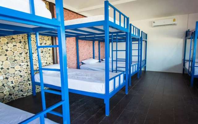 Cancun Beach Hostel - Adults Only