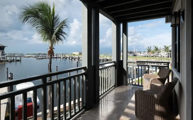Marlin Bay Resort & Marina