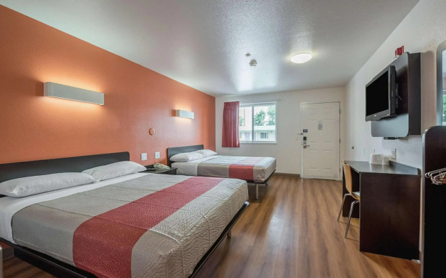 Motel 6 Fallon, NV