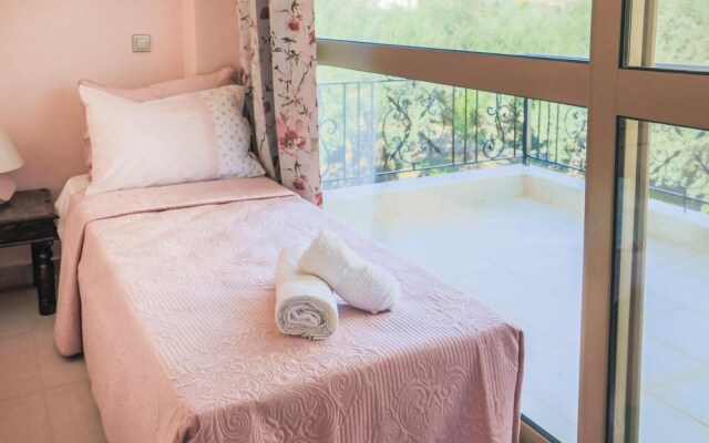 Stunning Home in Diakopto With Wifi and 4 Bedrooms