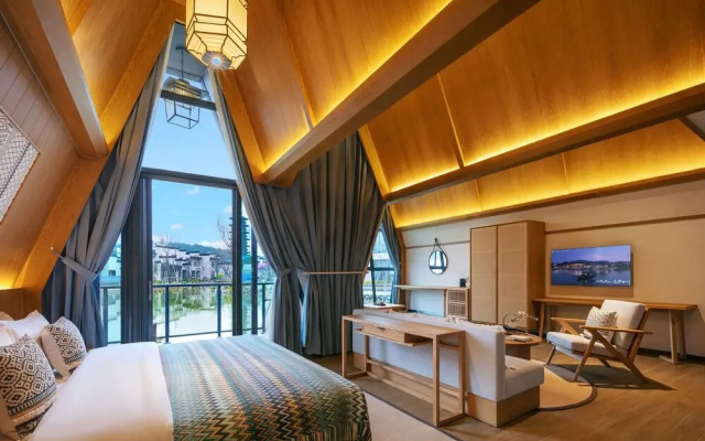 Hotels in Lady Island Resort