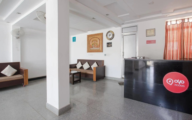 OYO 410 Hotel Lily Bay Inn