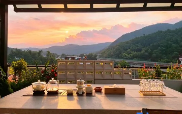 Gengdu Courtyard – Outside – Guilin