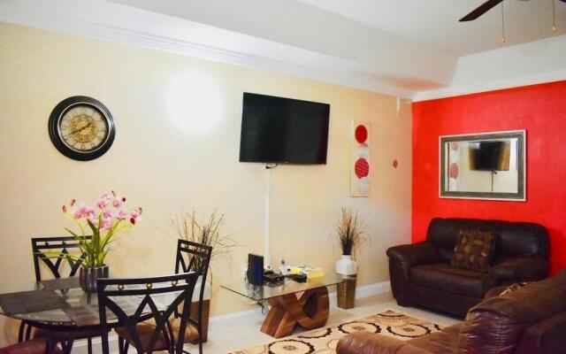 Kingston Guest Apartment at El Gabriel