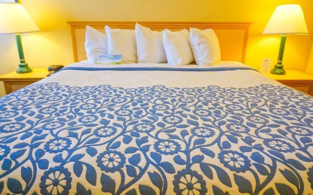 La Playa Inn
