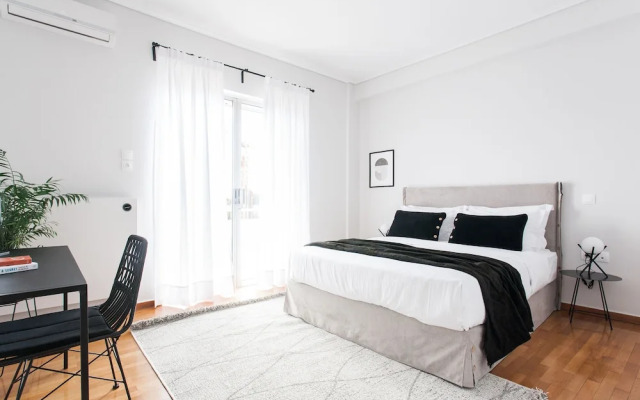 Spacious Apartment near HELEXPO