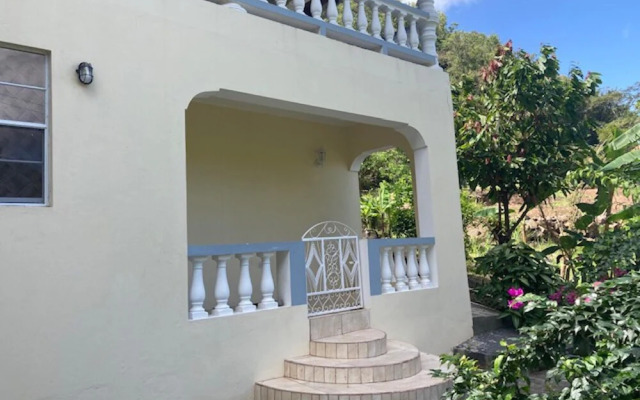 Stunning 2-bed Apartment in Grand Roy, Grenada