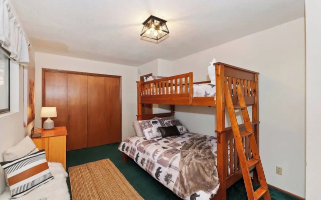 Everwood Serenity Treehouse