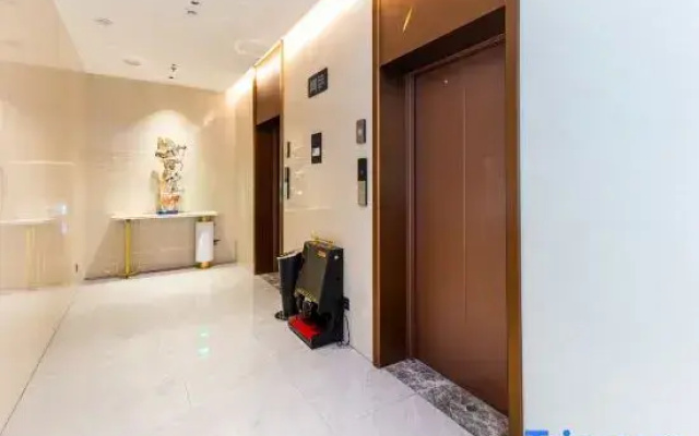 Yaster International  (Chaozhou Ancient City Archway Street Branch)