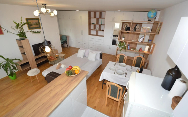Shine24 - Spacious and bright apartment - NEW