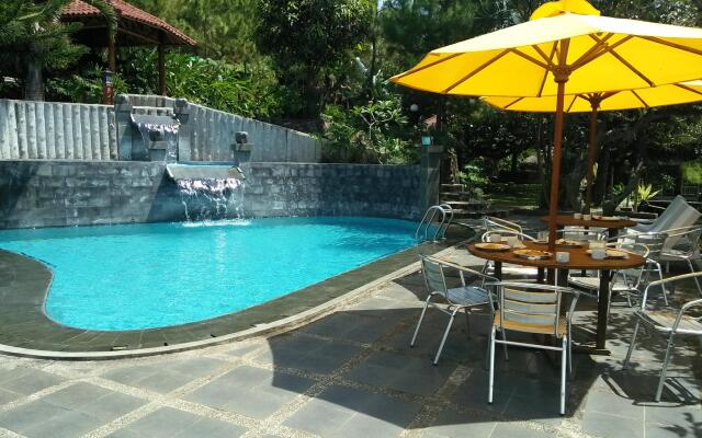 Bukit Alamanda Resort & Resto